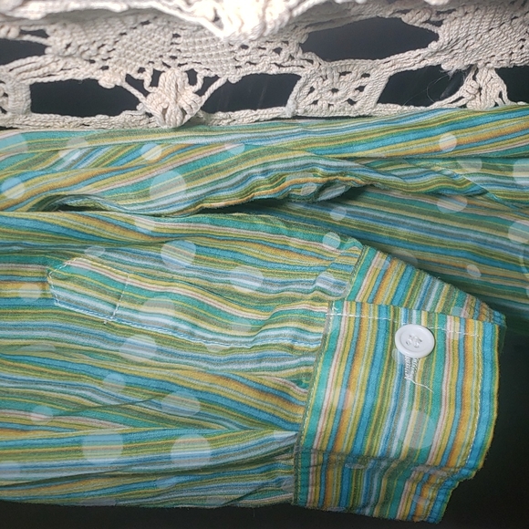 Green Women's button down blouse,size 2X. - Picture 7 of 9